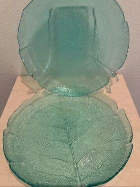 2 Aspen Turquoise by ARCOROC (Leaf) plates 9.5”